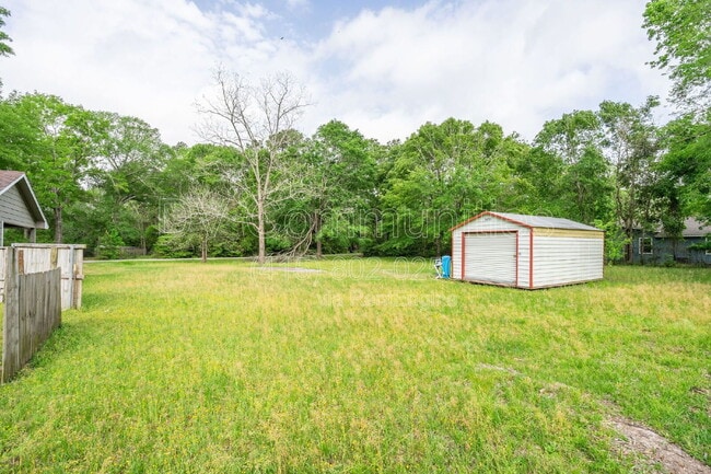 Building Photo - 9196 White Oak Dr