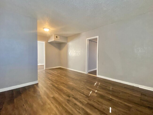Building Photo - Great rental now available near Texas Tech University and UMC.