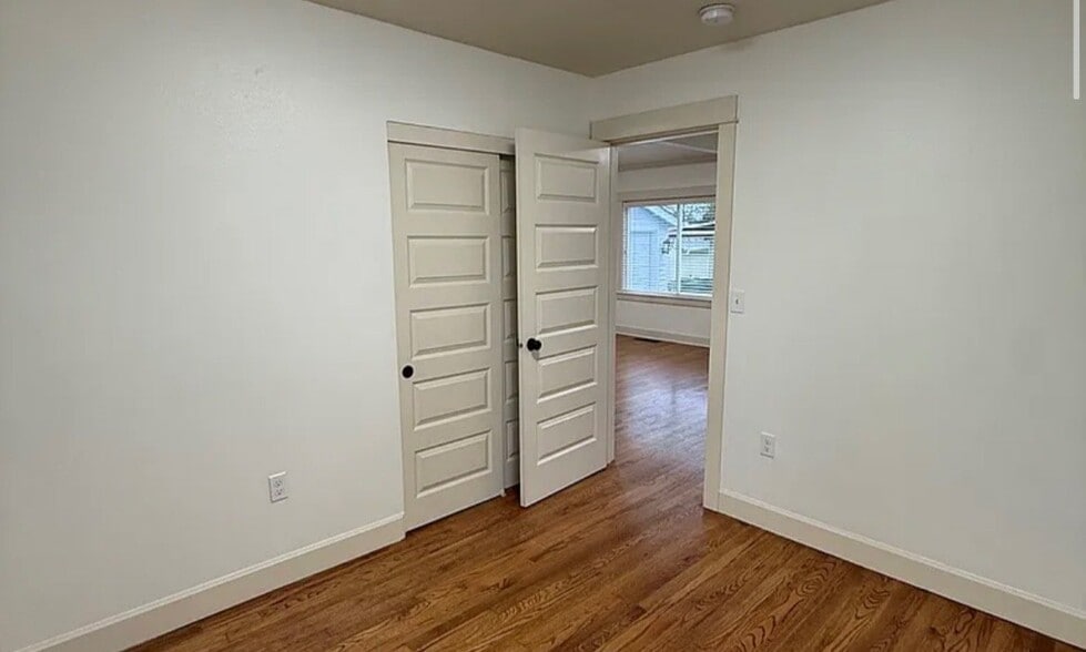 Building Photo - 7427 SE 66th Ave