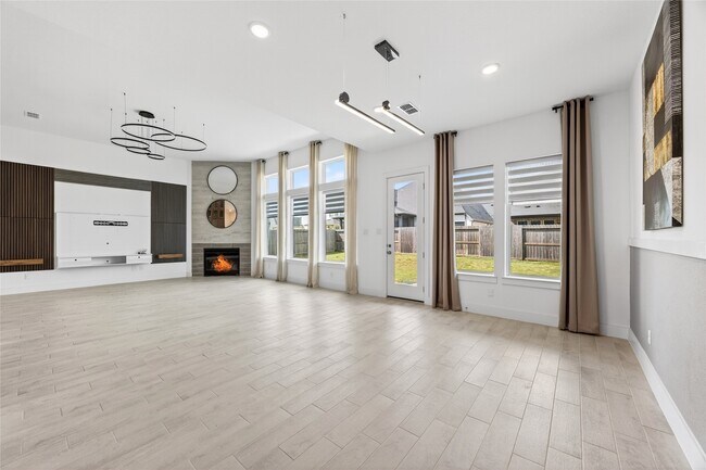 Building Photo - 32018 Crested Knl Ct