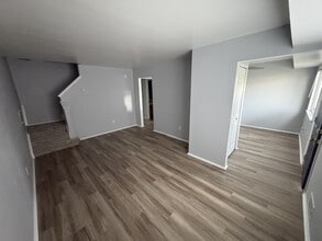 Building Photo - 24843 Mayfair St