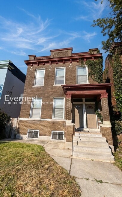 Building Photo - 4027 S Grand Blvd