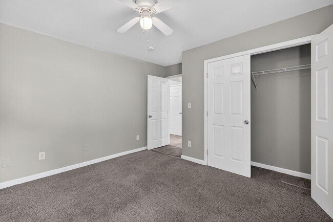 Building Photo - 3575 Oakvale Rd