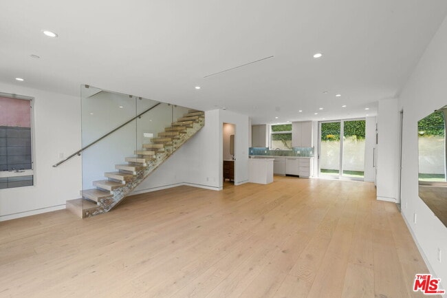 Building Photo - 808 Brooks Ave