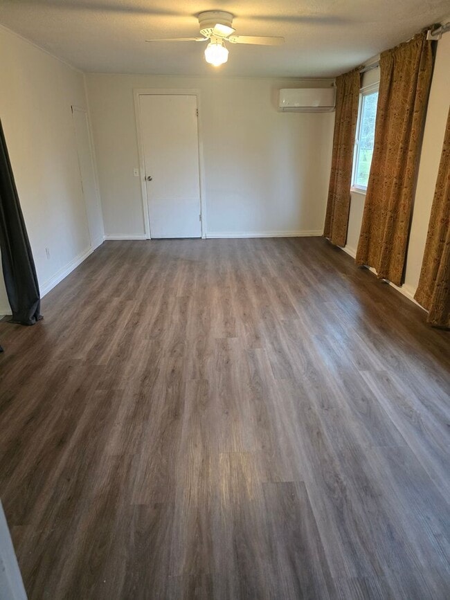 Building Photo - 3 bed 2 bath Mobile Home for rent  Rent in Grants Pass