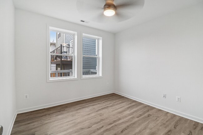 Building Photo - 303 Seaton Pl NE