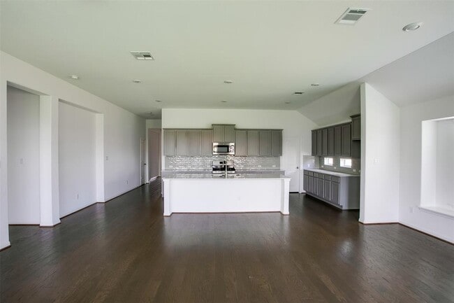 Building Photo - 105 Coronella Dr