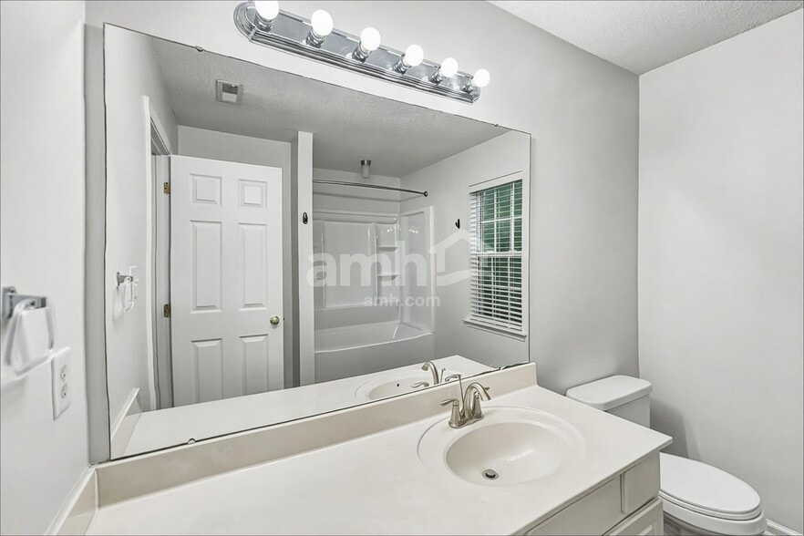 Building Photo - 3012 Wyntree Ct