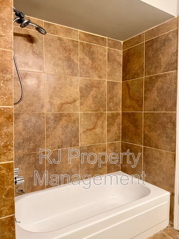 Building Photo - 4521 Stony Point Dr