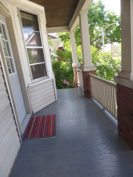 Building Photo - 2816 N Fratney St