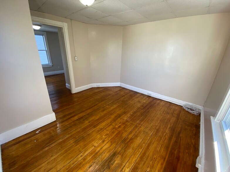 Building Photo - 182 Grant St