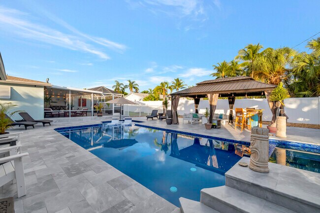 Building Photo - 310 Gulfstream Dr
