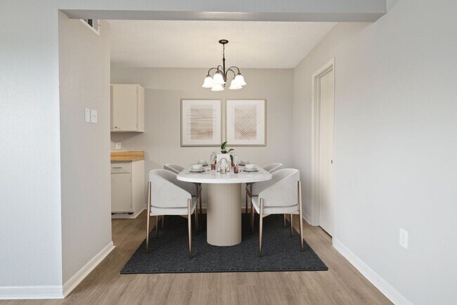 Building Photo - 203 Cougar Ridge