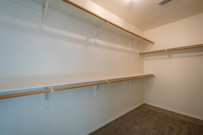 Building Photo - 228 Memory Dr