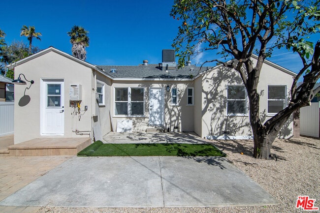 Building Photo - 17638 Welby Way