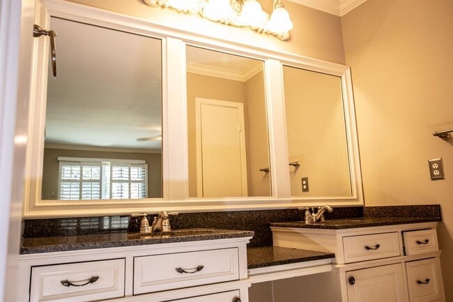 Building Photo - 14515 Wunderlich Dr