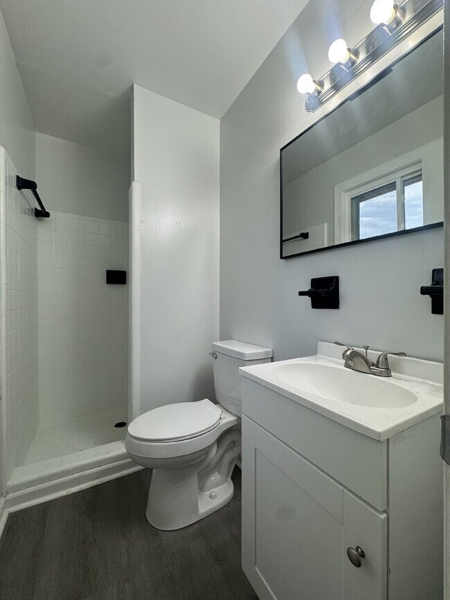 Building Photo - July Only: 1/2 Off First Full Month's Rent, submit your application this month and pay a reduced ...
