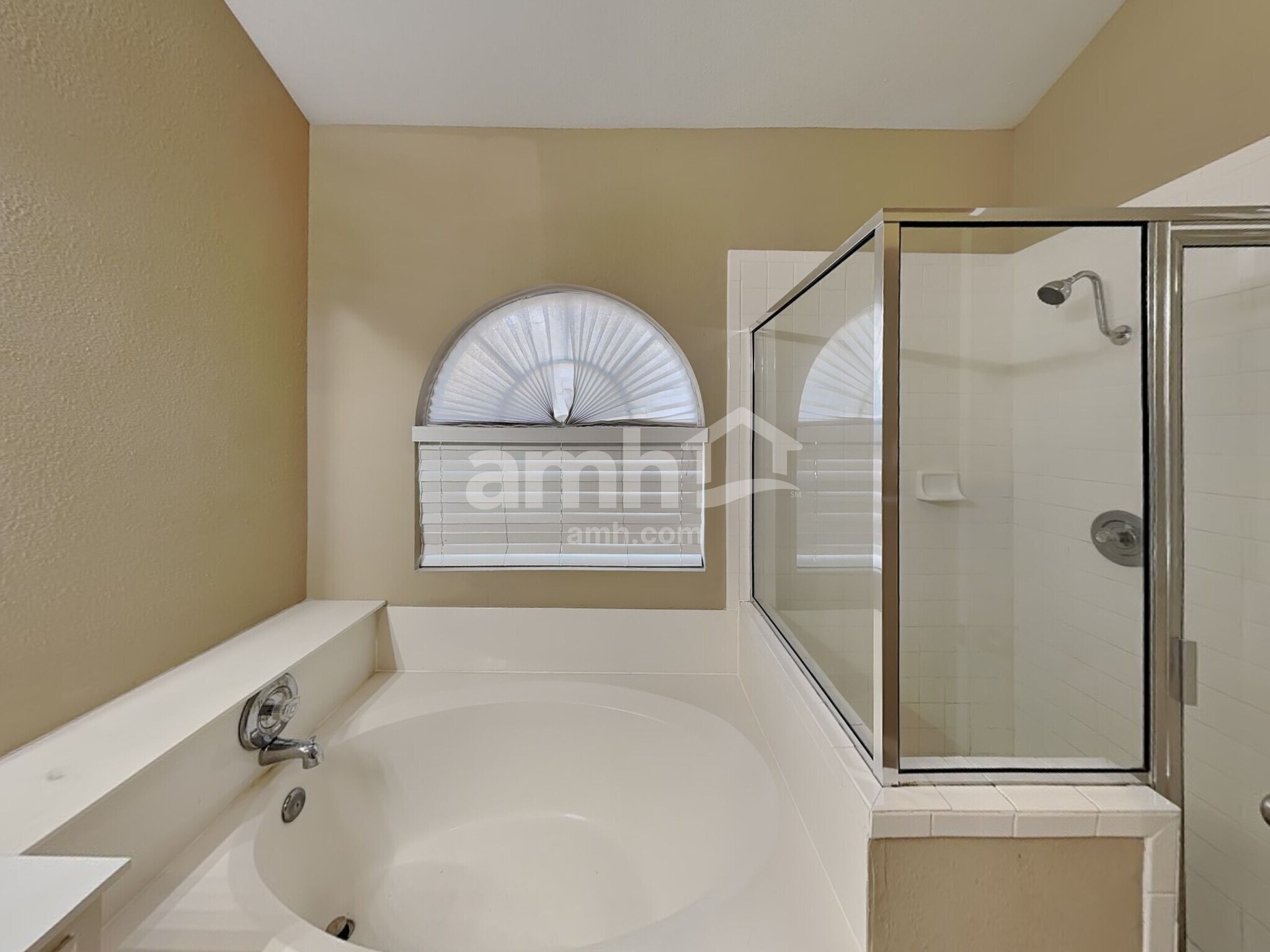 Building Photo - 14 Sweetwood