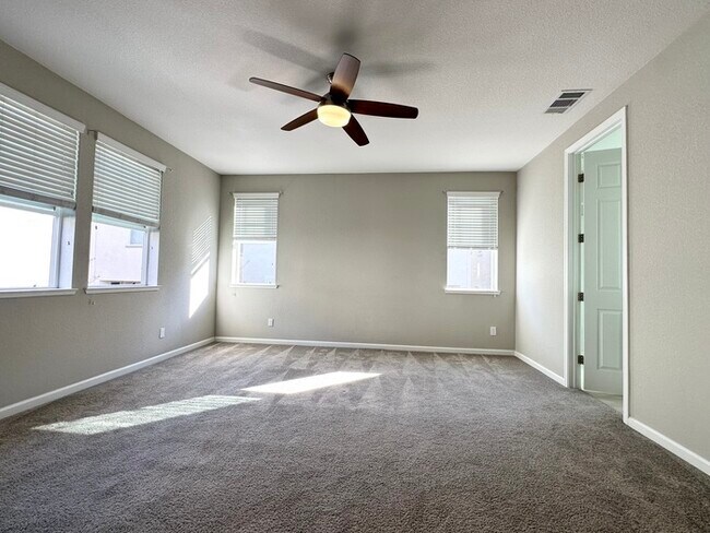 Building Photo - 6025 Palermo Way