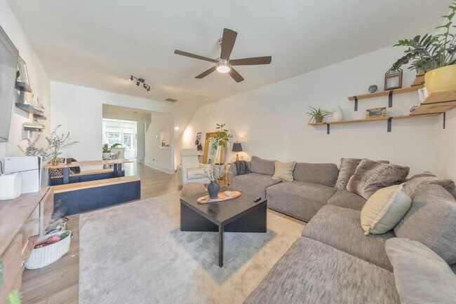 Building Photo - 1519 Layton Ln NW
