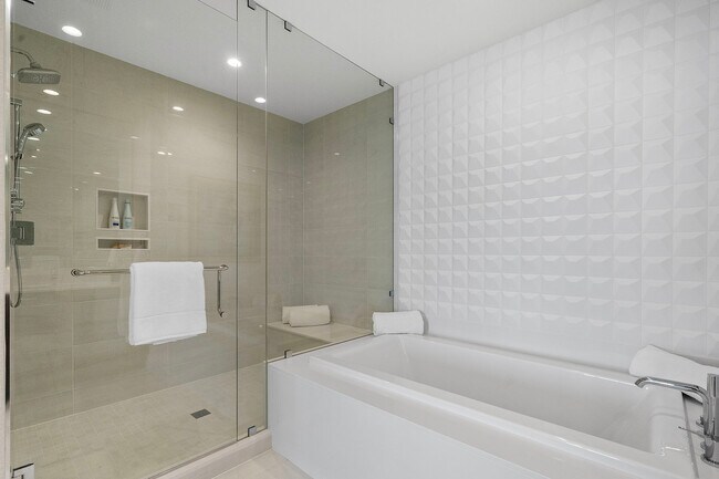 Building Photo - 301 1st St S