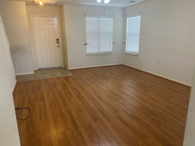 Building Photo - 2630 Skyview Shadows Ct