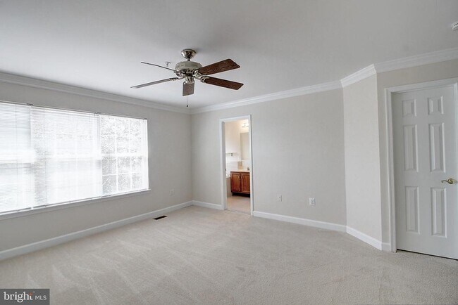 Building Photo - 8864 Briarcliff Ln