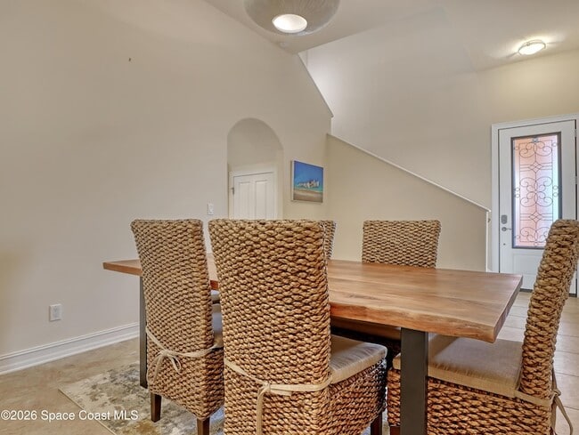 Building Photo - 118 Mediterranean Way