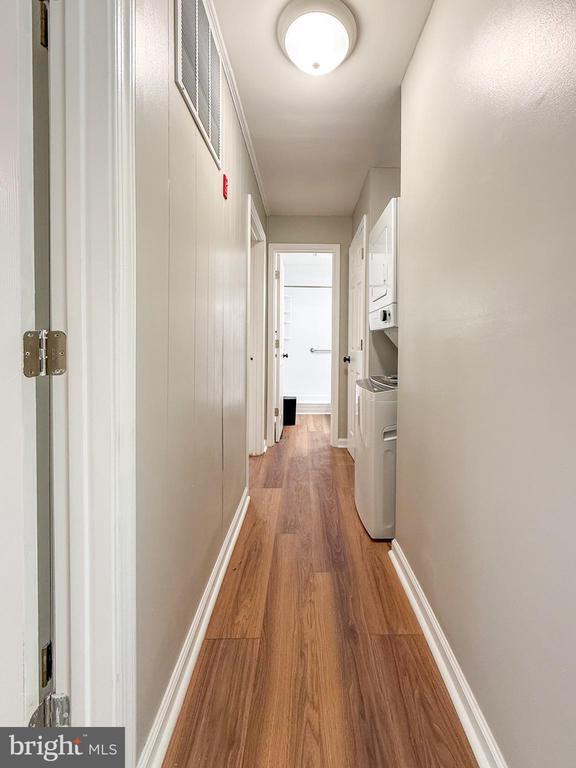 Building Photo - 17 Gene Ave