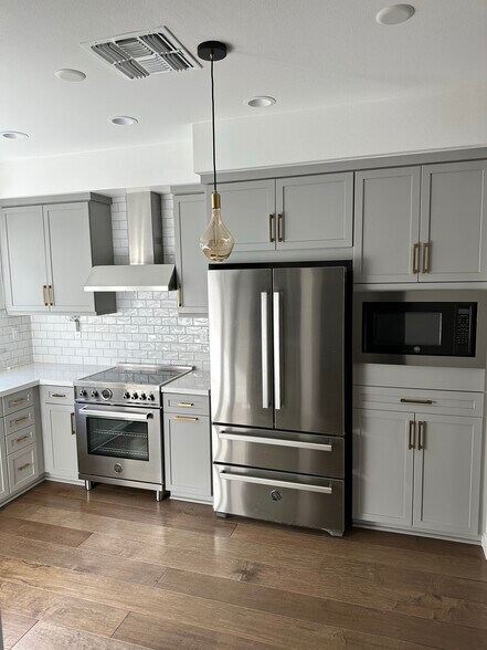 Building Photo - 158 Uptown Cir