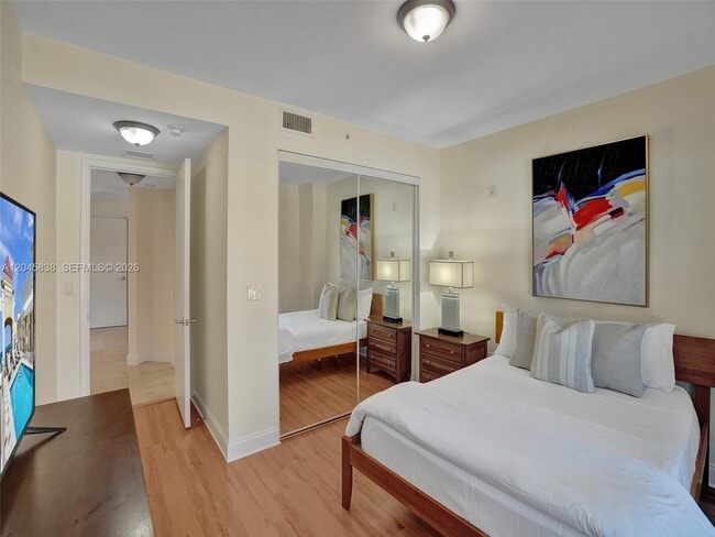 Building Photo - 2509 N Ocean Blvd