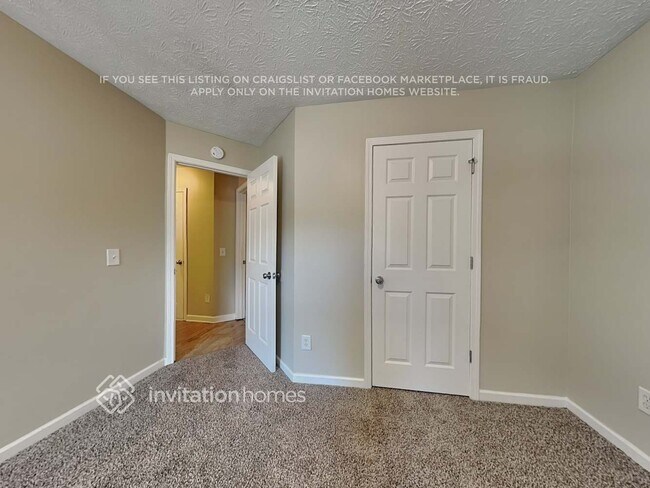 Building Photo - 5622 Elwood Cir