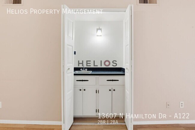 Building Photo - 13607 N Hamilton Dr