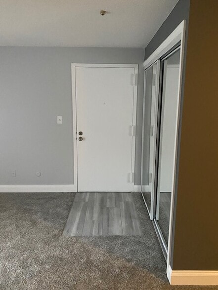 Building Photo - 7 Village Hill Ln