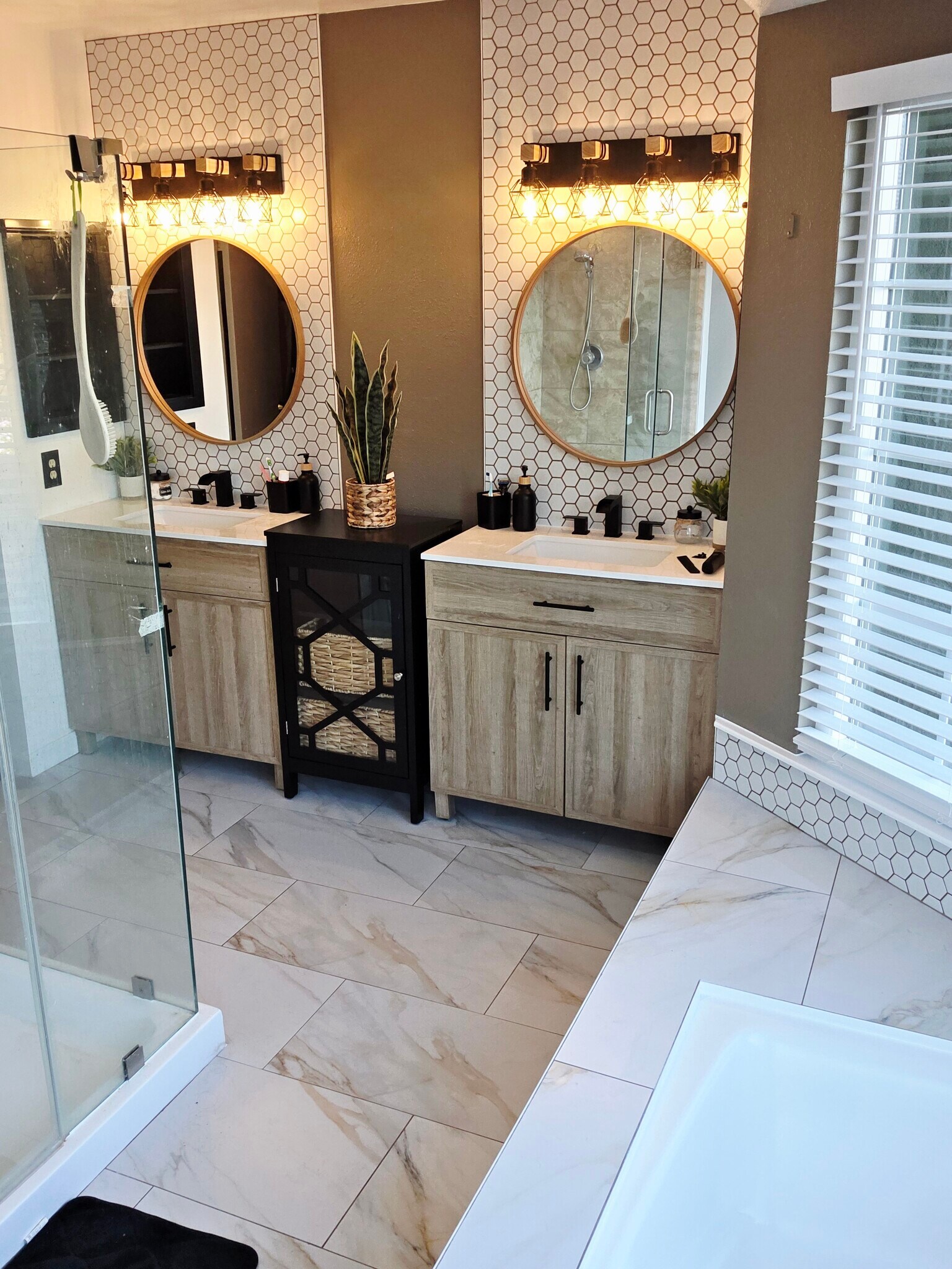 Building Photo - 22 Ridge Crest Cir