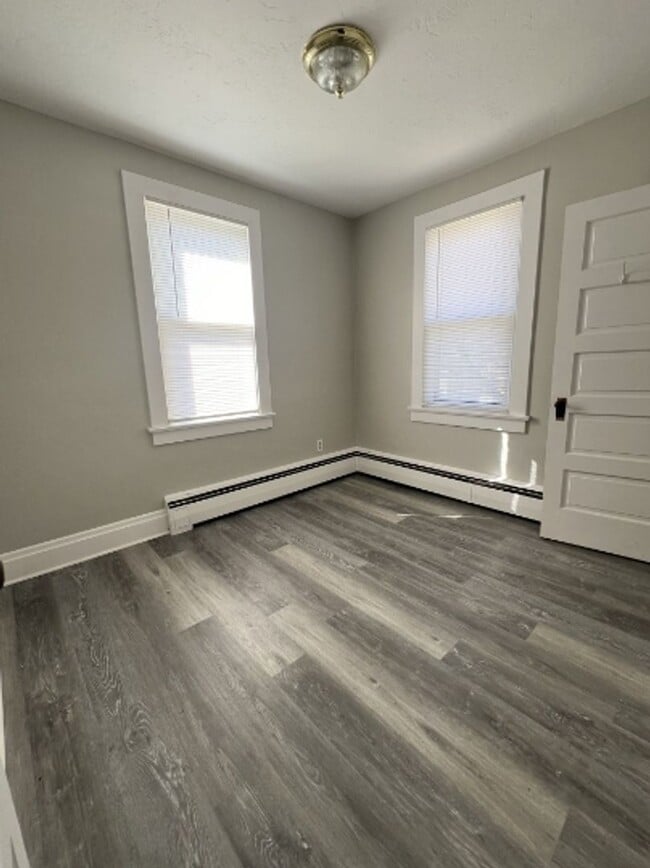 Building Photo - 3 Bedroom/ 1 Bath Single Family Home Greensburg, PA