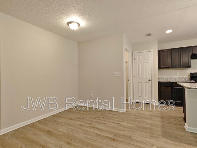 Building Photo - 2062 Wright Ave