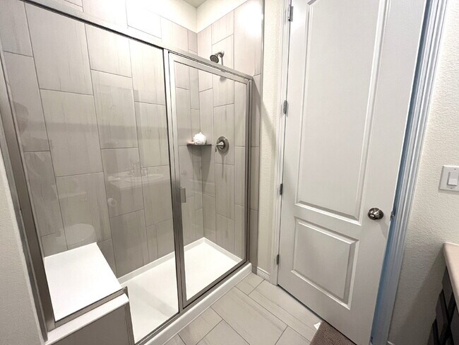 Building Photo - Wonderful 4 Bedroom/2 Bathroom with a Loft and Study in Whispering Pines!