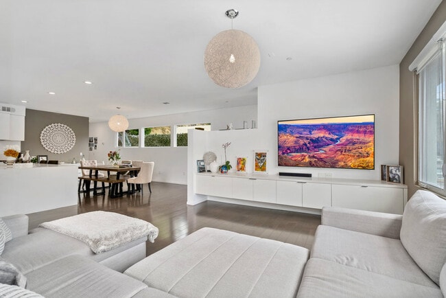 Building Photo - 3218 Ibis St