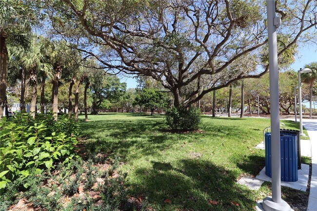 Building Photo - 540 74th St