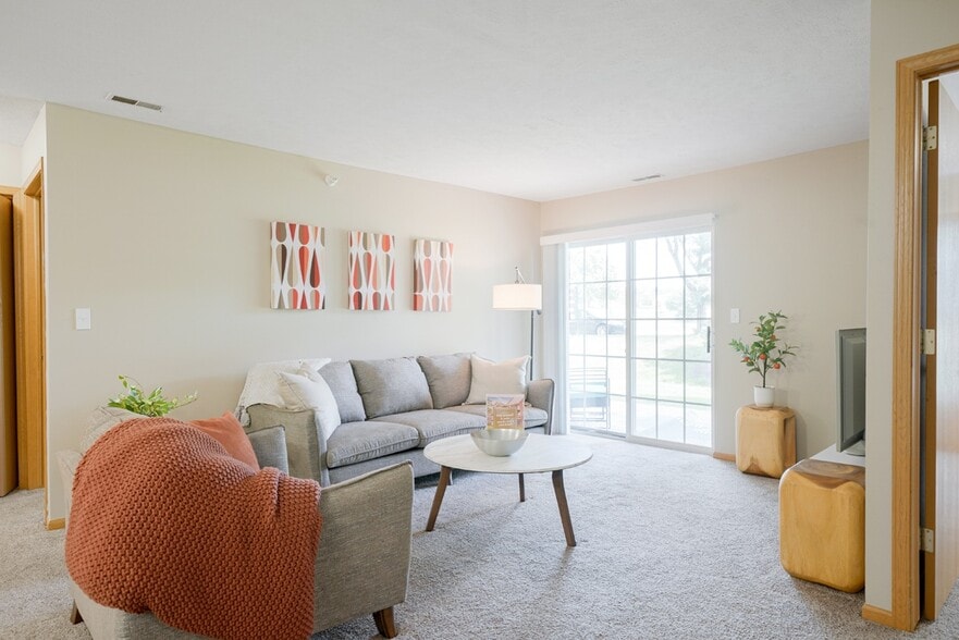 James River - 2 Bedroom - Traditional style - Williamsburg Park Apartments