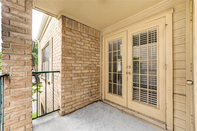 Building Photo - 14600 Fonmeadow Dr