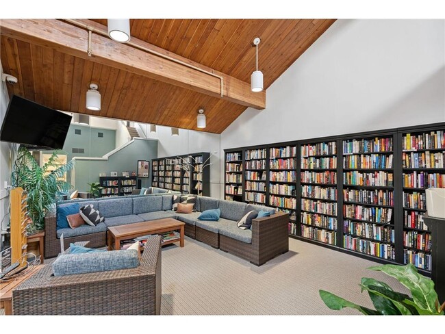 Building Photo - 20 NE 2nd St