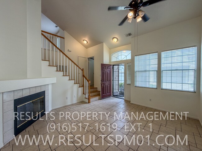Building Photo - Great Elk Grove 2 Bedroom plus Loft Home