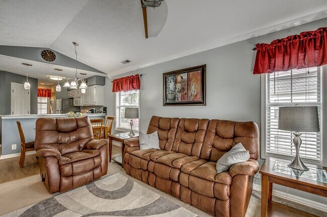 Building Photo - 549 White River Dr