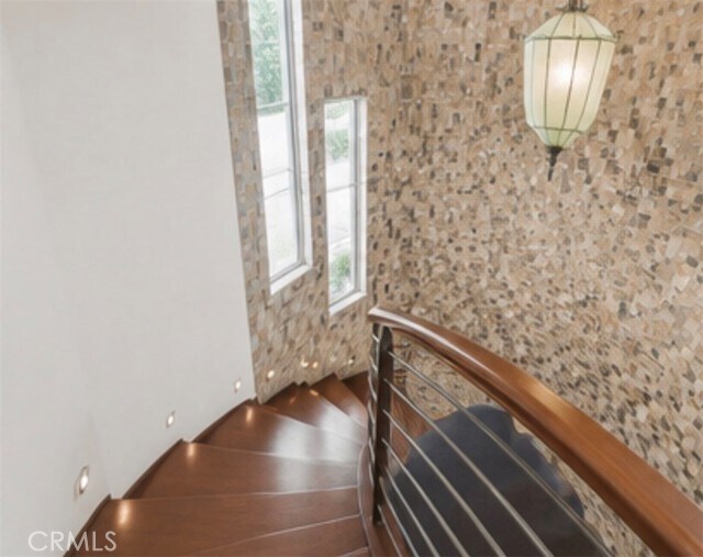 Building Photo - 5455 E Sorrento Dr