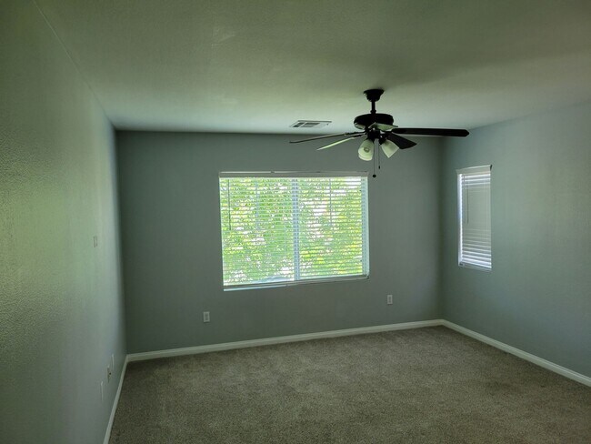 Building Photo - Beautiful SW home Annual Ridge