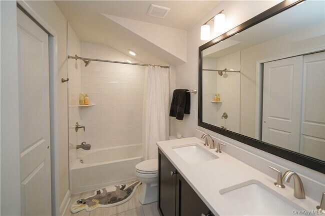 Building Photo - 20 Deforest Dr