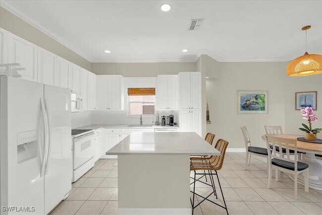 Building Photo - 28327 Hidden Lake Dr