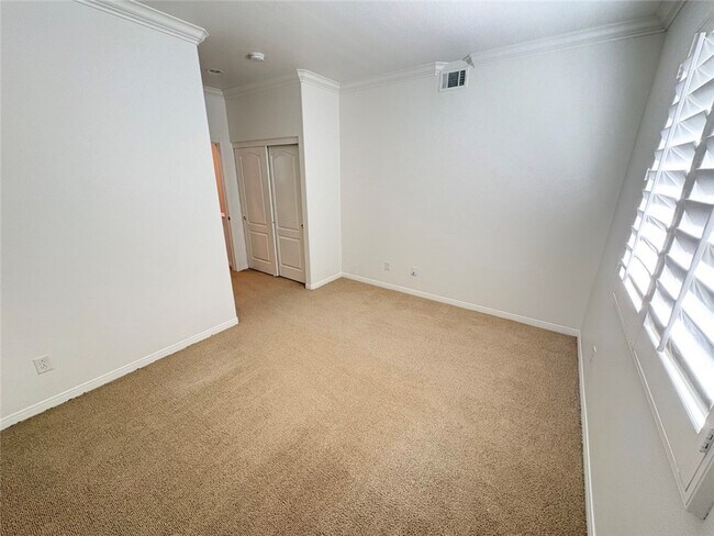 Building Photo - 24 Country Walk Dr